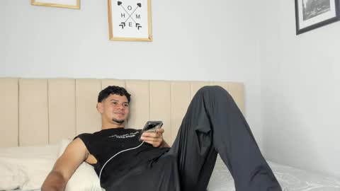 Snapshot of logan_9_ chatting on 05-18-26, 05:13 logan online show from 05-18-26, 05:13