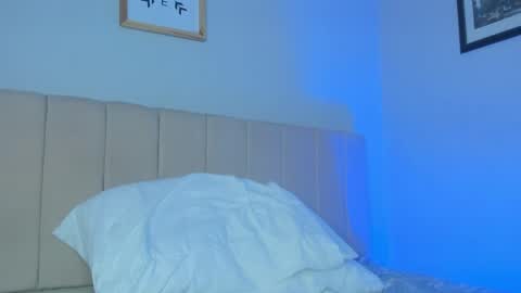 Snapshot of logan_9_ chatting on 05-29-26, 05:27 logan online show from 05-29-26, 05:27