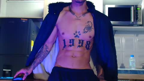 Snapshot of logan__777 chatting on 11-08-25, 01:17 Logan online show from 11-08-25, 01:17