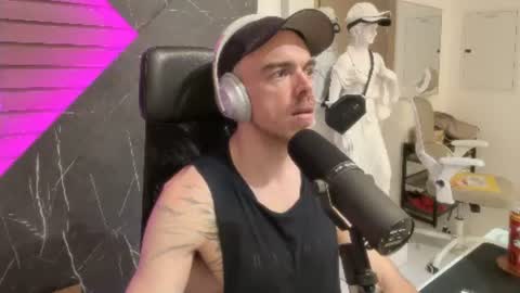 logan__kelly online show from 07-31-26, 05:56