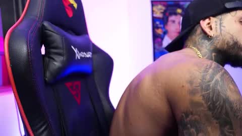 logan_hugh8 online show from 12-16-25, 01:10