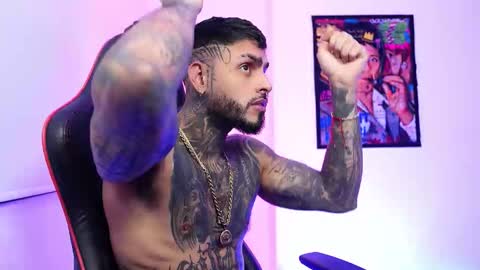 logan_hugh8 online show from 12-21-25, 06:09