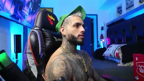 logan_hugh8 online show from 02-08-26, 06:00