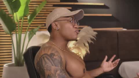 logan_varela online show from 01-29-25, 06:43