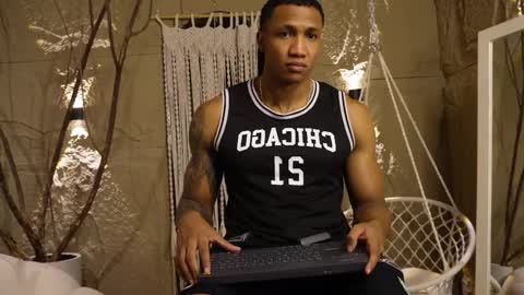 logan_varela online show from 09-12-25, 12:27