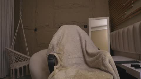 logan_varela online show from 03-31-26, 01:44