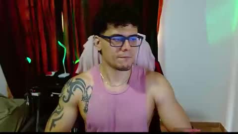 Snapshot of loganandrwz chatting on 05-11-26, 02:45 Loganandrwz online show from 05-11-26, 02:45