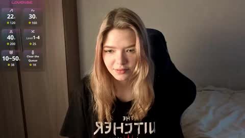 Snapshot of logandrive chatting on 10-29-25, 11:45 Logan and Katana online show from 10-29-25, 11:45