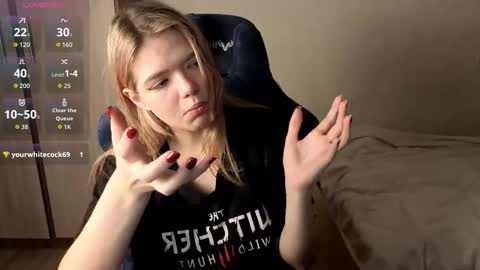 Snapshot of logandrive chatting on 10-30-25, 01:23 Logan and Katana online show from 10-30-25, 01:23