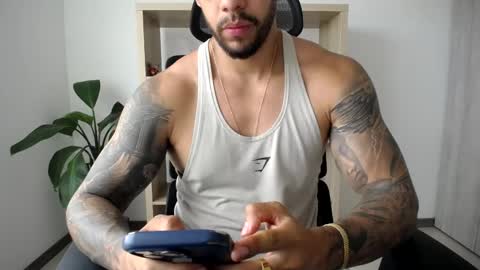 Logan Wolfp online show from 05-14-26, 04:47