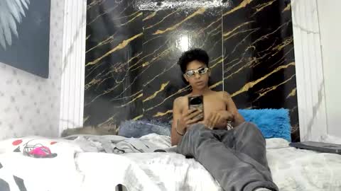 loganjhonson18 online show from 05-25-26, 12:44