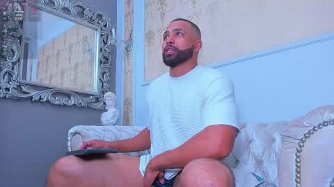 Snapshot of logansimmons chatting on 11-06-25, 03:07 U can call me Logan online show from 11-06-25, 03:07