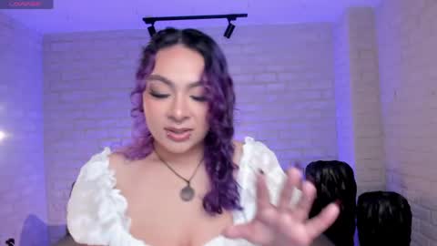 Snapshot of loiseharper chatting on 05-28-26, 04:32 Loise online show from 05-28-26, 04:32