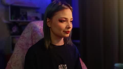 Snapshot of lola_bani_ chatting on 12-17-25, 10:10 lola online show from 12-17-25, 10:10