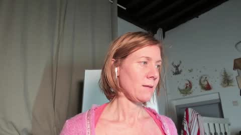 lola_belgium online show from 02-03-25, 08:35