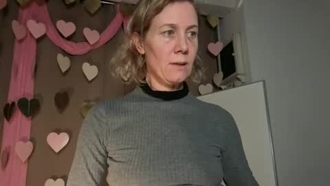 Snapshot of lola_belgium chatting on 02-13-26, 05:53 lola_belgium online show from 02-13-26, 05:53