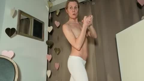 Snapshot of lola_belgium chatting on 03-04-26, 07:09 lola_belgium online show from 03-04-26, 07:09