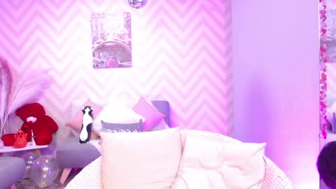 Snapshot of lola_creamy chatting on 10-05-25, 03:54 Lola online show from 10-05-25, 03:54