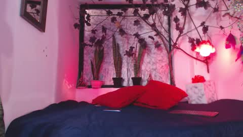 lola_foox online show from 12-04-25, 07:00