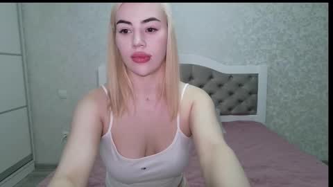 Lola online show from 03-06-26, 08:38