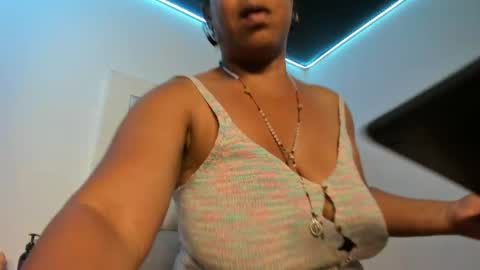 lola_js online show from 05-11-26, 02:45
