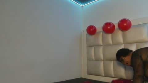 lola_js online show from 05-16-26, 12:04