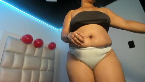 lola_js online show from 05-31-26, 01:07