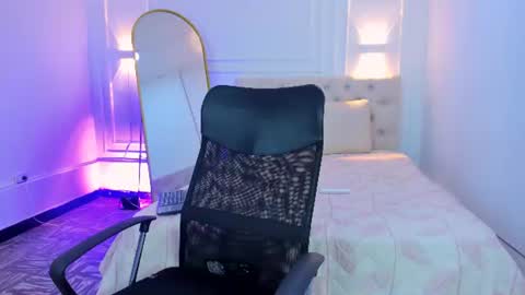 Snapshot of lola_red956680 chatting on 07-28-26, 07:39 lola red online show from 07-28-26, 07:39