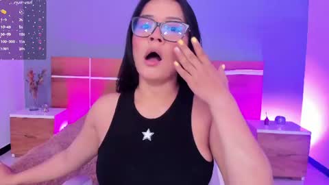 lola_sweeet18 online show from 06-18-26, 09:58