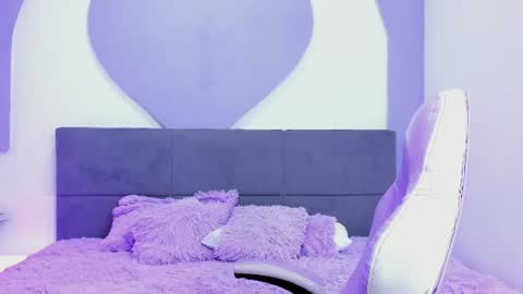 lola_sweeet18 online show from 07-23-26, 09:29