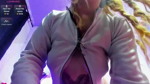 Snapshot of lola_wish chatting on 05-01-26, 12:59 lola_wish online show from 05-01-26, 12:59