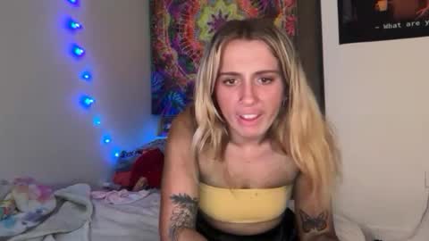 lolaa555 online show from 06-04-26, 11:16