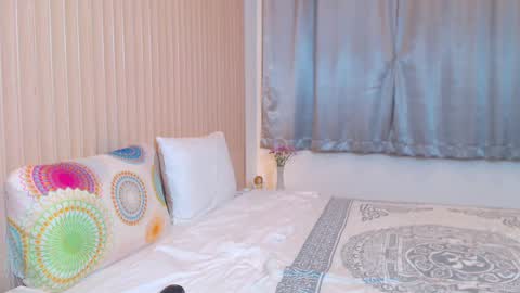 Lola online show from 12-18-24, 03:22