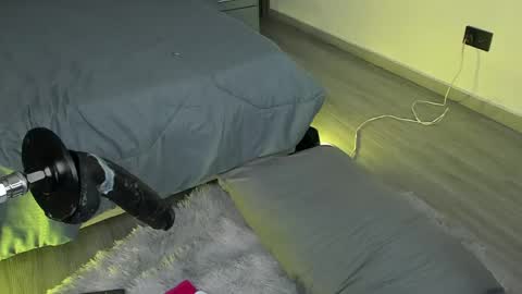 Lola Angel online show from 04-21-26, 01:42