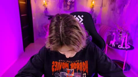 Snapshot of lolaasmus chatting on 01-03-25, 05:06 I consider myself the god Loki but life just calls me LOL online show from 01-03-25, 05:06