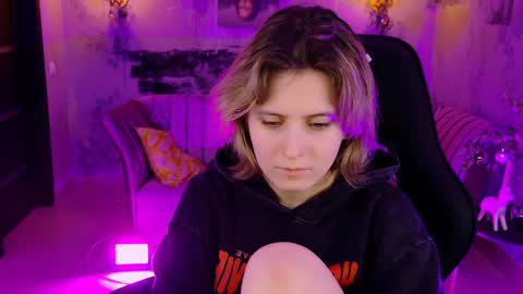 Snapshot of lolaasmus chatting on 01-03-25, 11:14 I consider myself the god Loki but life just calls me LOL online show from 01-03-25, 11:14