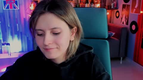 Snapshot of lolaasmus chatting on 01-07-25, 09:40 I consider myself the god Loki but life just calls me LOL online show from 01-07-25, 09:40