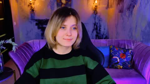 Snapshot of lolaasmus chatting on 01-29-25, 08:29 I consider myself the god Loki but life just calls me LOL online show from 01-29-25, 08:29