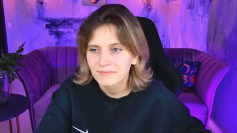 Snapshot of lolaasmus chatting on 02-05-25, 01:11 I consider myself the god Loki but life just calls me LOL online show from 02-05-25, 01:11