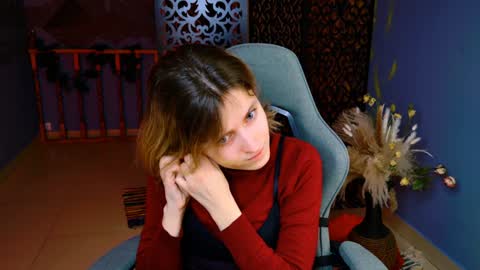 Snapshot of lolaasmus chatting on 02-06-25, 01:10 I consider myself the god Loki but life just calls me LOL online show from 02-06-25, 01:10