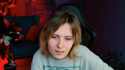 Snapshot of lolaasmus chatting on 02-21-25, 07:54 I consider myself the god Loki but life just calls me LOL online show from 02-21-25, 07:54