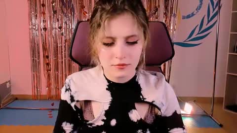 Snapshot of lolaasmus chatting on 02-27-25, 08:17 I consider myself the god Loki but life just calls me LOL online show from 02-27-25, 08:17