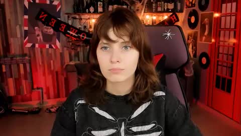 Snapshot of lolaasmus chatting on 10-24-25, 05:48 I consider myself the god Loki but life just calls me LOL online show from 10-24-25, 05:48