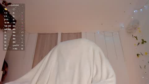 Snapshot of lolaberry_ chatting on 01-27-25, 07:46  Lola Berry  online show from 01-27-25, 07:46