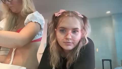 Snapshot of lolafae12 chatting on 03-12-26, 07:09 lolafae12 online show from 03-12-26, 07:09