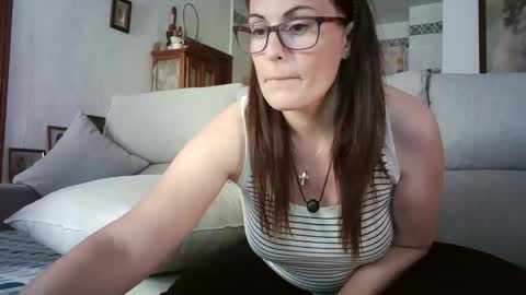 Snapshot of lolahueso chatting on 05-08-26, 02:22 LOLA HUESO y ERIC online show from 05-08-26, 02:22