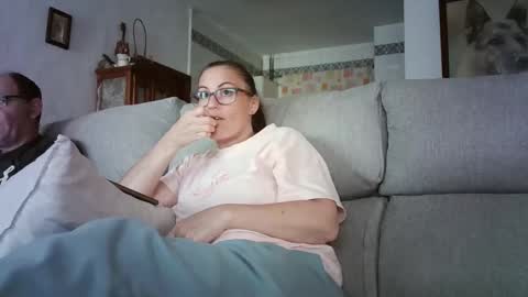 Snapshot of lolahueso chatting on 05-13-26, 02:36 LOLA HUESO y ERIC online show from 05-13-26, 02:36