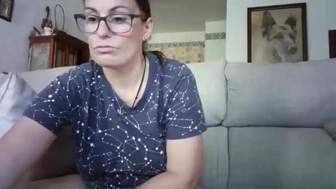 Snapshot of lolahueso chatting on 06-04-26, 02:23 LOLA HUESO y ERIC online show from 06-04-26, 02:23