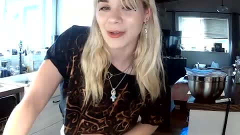 Snapshot of lolalixx6969 chatting on 07-14-26, 02:05 Lola Lixx online show from 07-14-26, 02:05