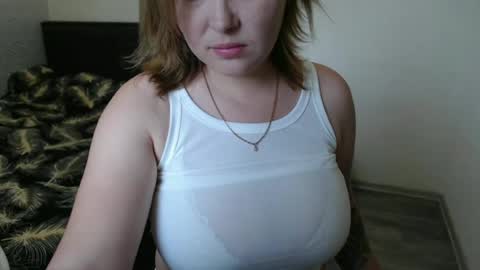 Snapshot of lolamyr chatting on 07-14-26, 07:13 kiss online show from 07-14-26, 07:13
